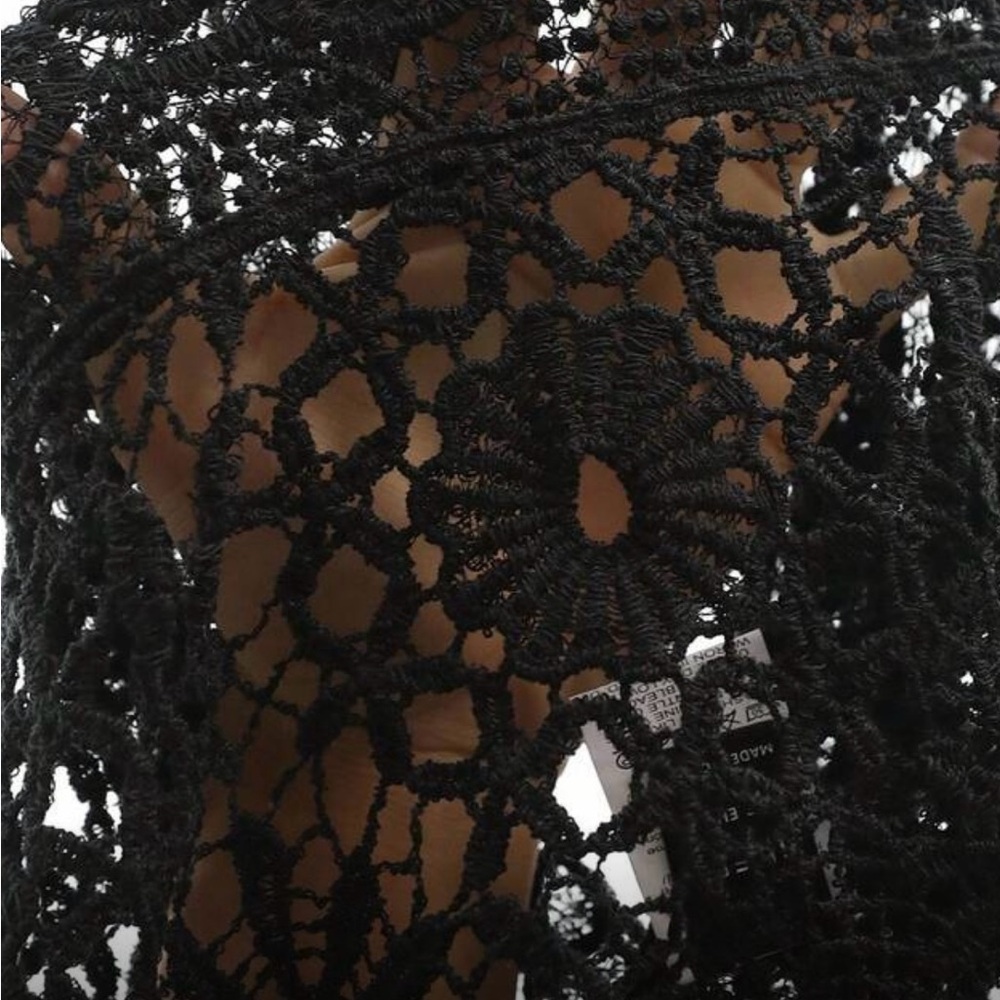 Brillora Ladies Elegant Black Lace Crochet Top New medium - Picture 3 of 4